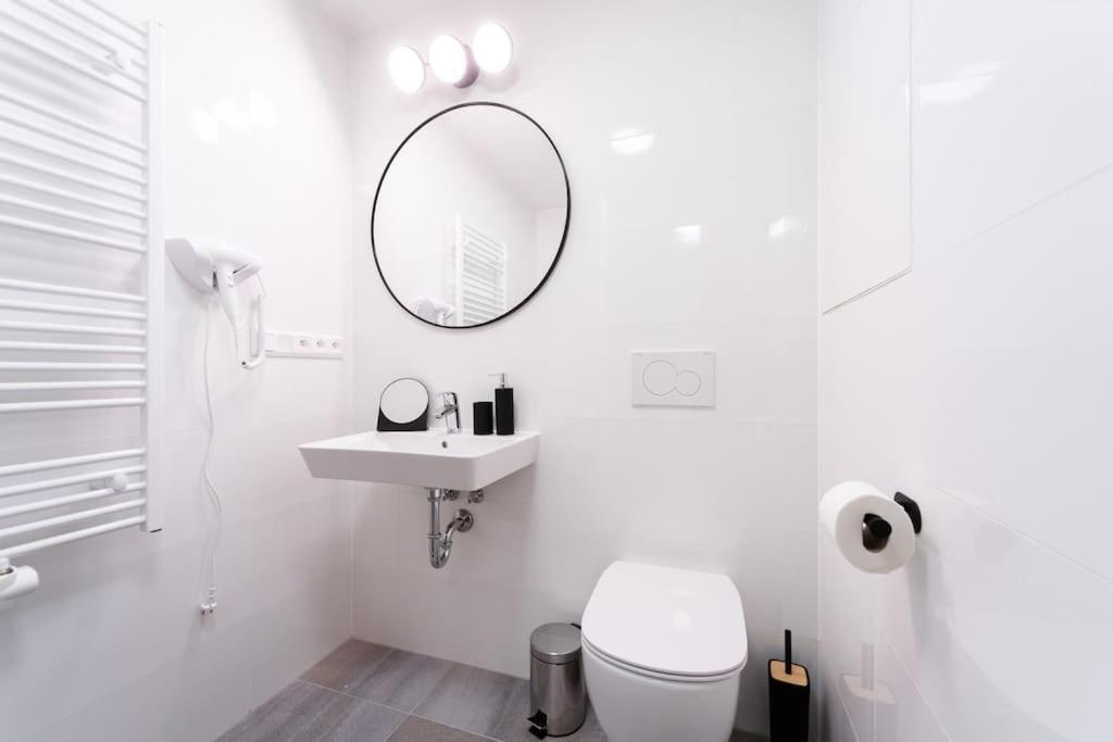 Gold Garden Terrace Apartment Brno Buitenkant foto
