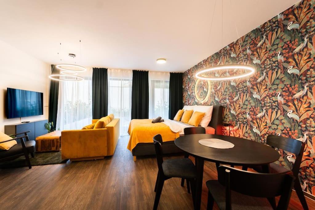 Gold Garden Terrace Apartment Brno Buitenkant foto
