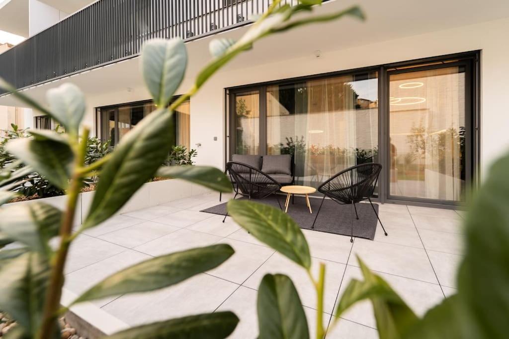 Gold Garden Terrace Apartment Brno Buitenkant foto
