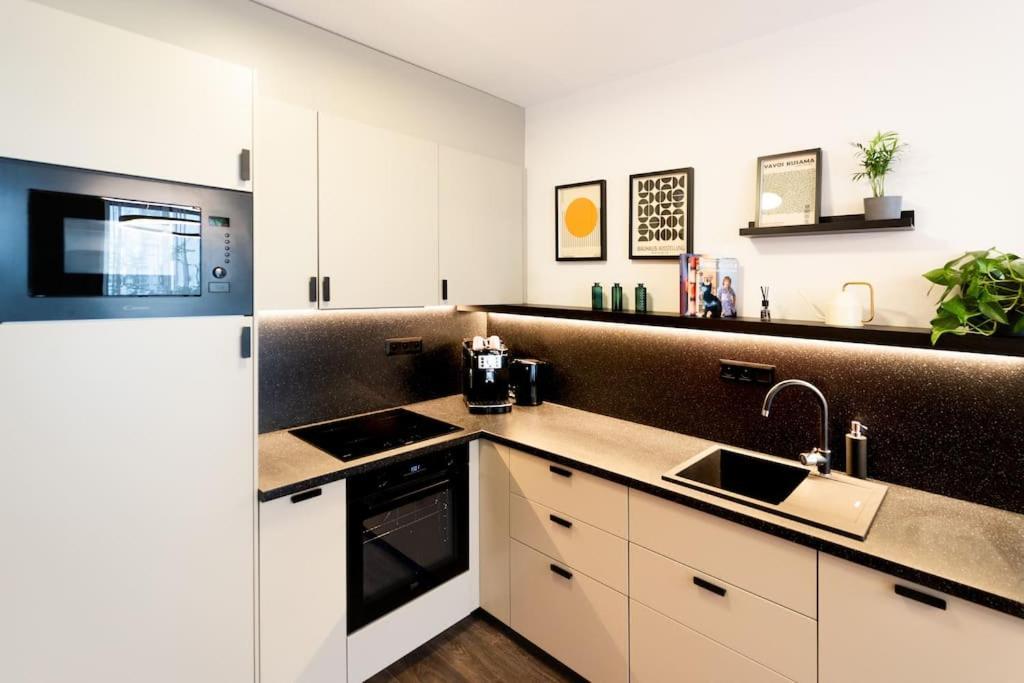 Gold Garden Terrace Apartment Brno Buitenkant foto