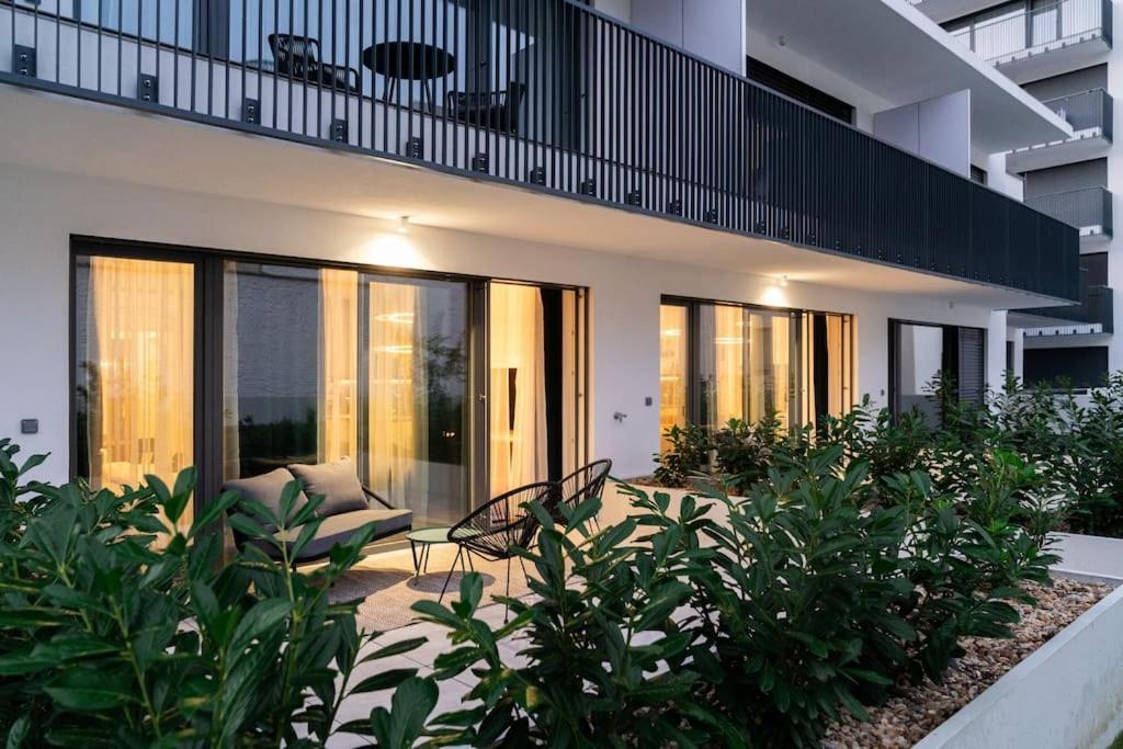 Gold Garden Terrace Apartment Brno Buitenkant foto